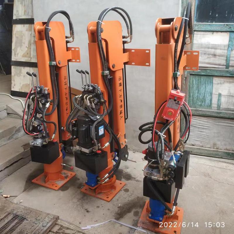 通辽市重汽蓝牌随车吊 3.2吨 国六动力强 液压驱动 农用自卸起重机